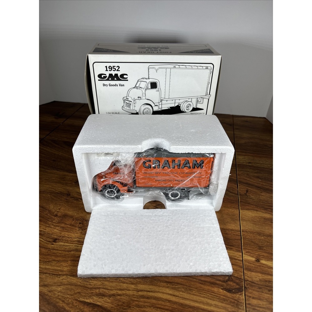 1/34 Scale 1st First Gear 1952 GMC Dry Goods Van Graham Kansas City NEW‎